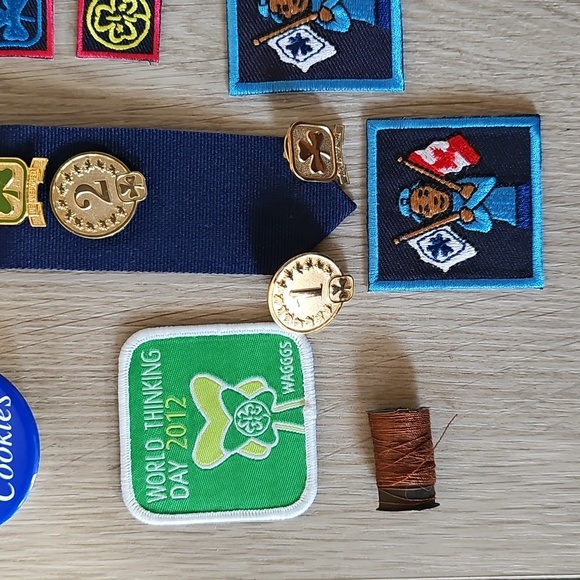 Girl Guide Badge & Pin Lot Of 18 - Picture 3 of 7